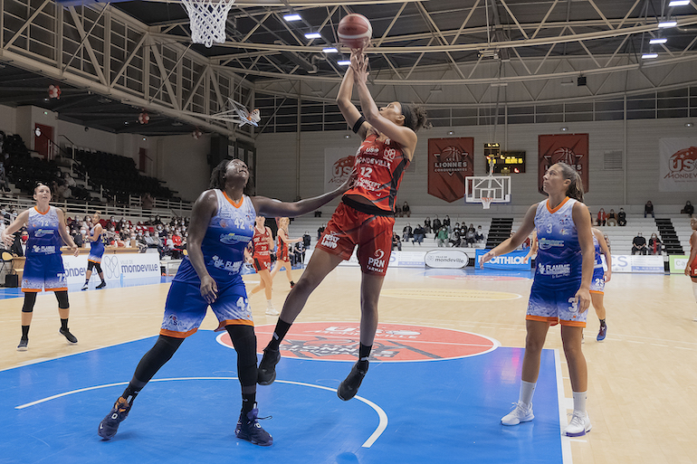 Jodie CORNELIE-SIGUMUNDOVA, meilleure joueuse du match - Baledent Photographie